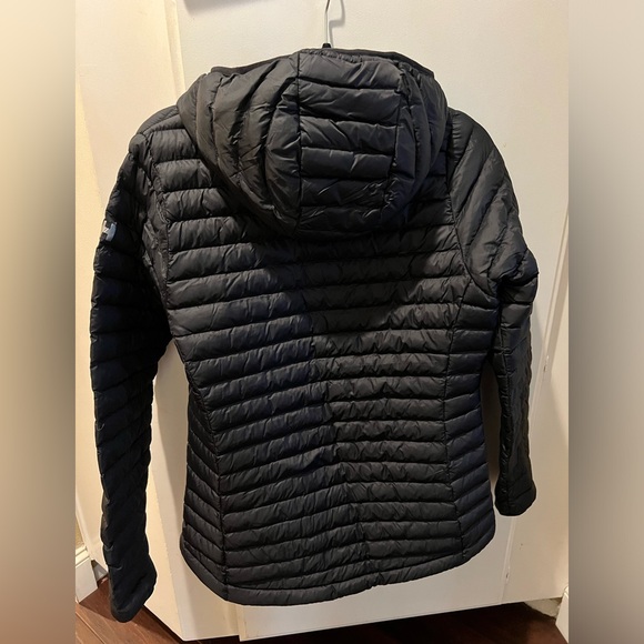 Helly Hansen women’s hooded puffer jacket - Picture 6 of 6